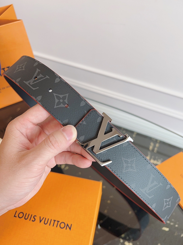 ルイヴィトンベルト正面デザイン